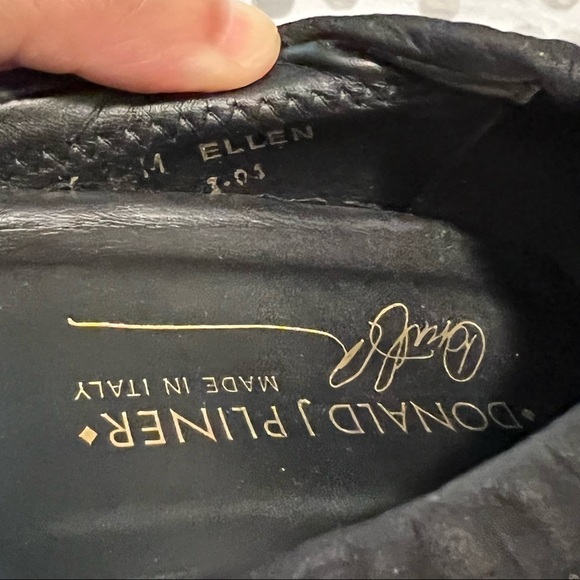 Donald Pliner Black Suede Flower Peep Toe with Elastic Flats Size 6 - Picture 8 of 9